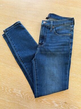J.Crew 9" Mid-Rise Skinny Jeans Signature Stretch - 26